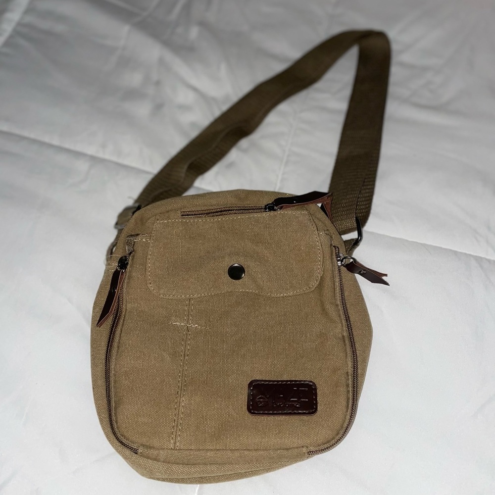 Maze Exclusive Crossbody Men or Womens Bag